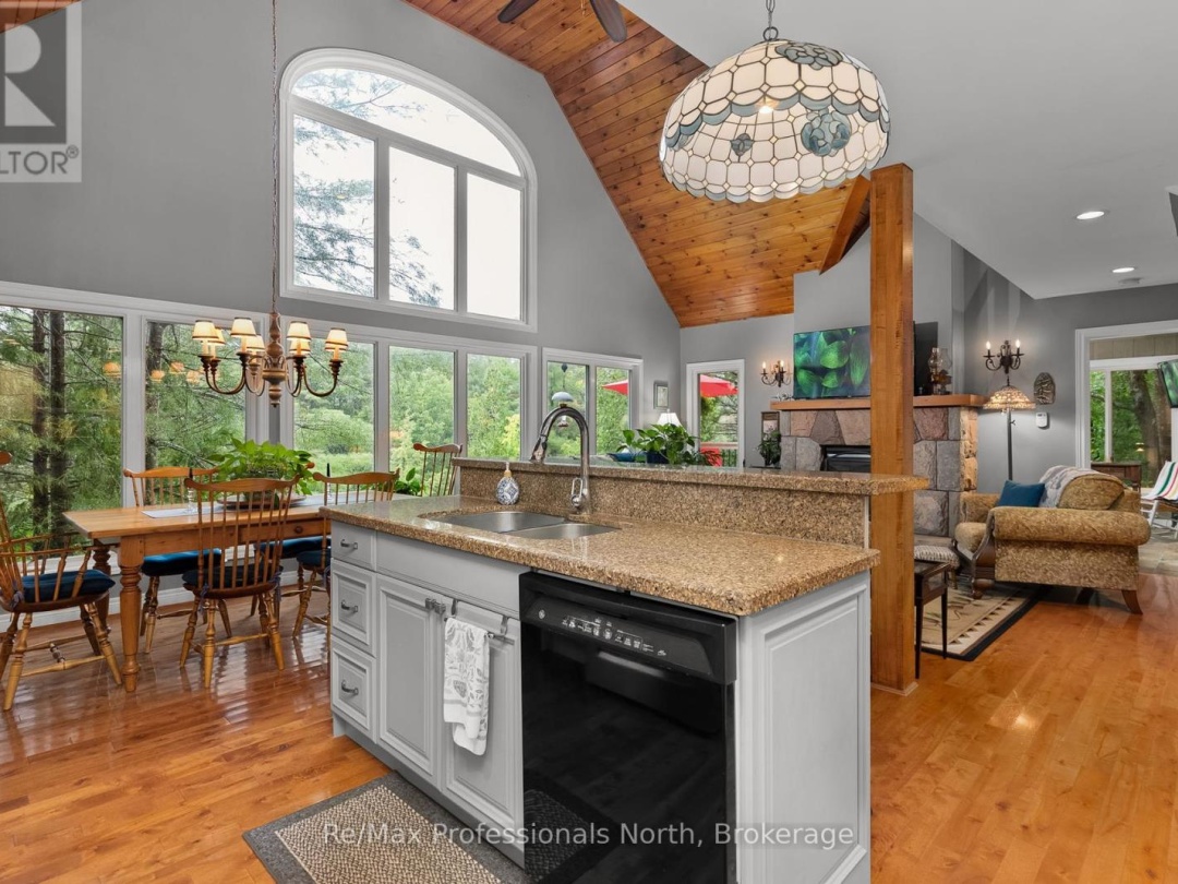 1005 LAIDLAW AVENUE, Severn Lake