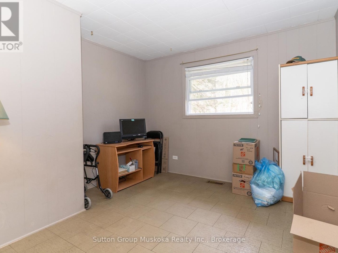 15 Glen Acres Road, Big East Lake