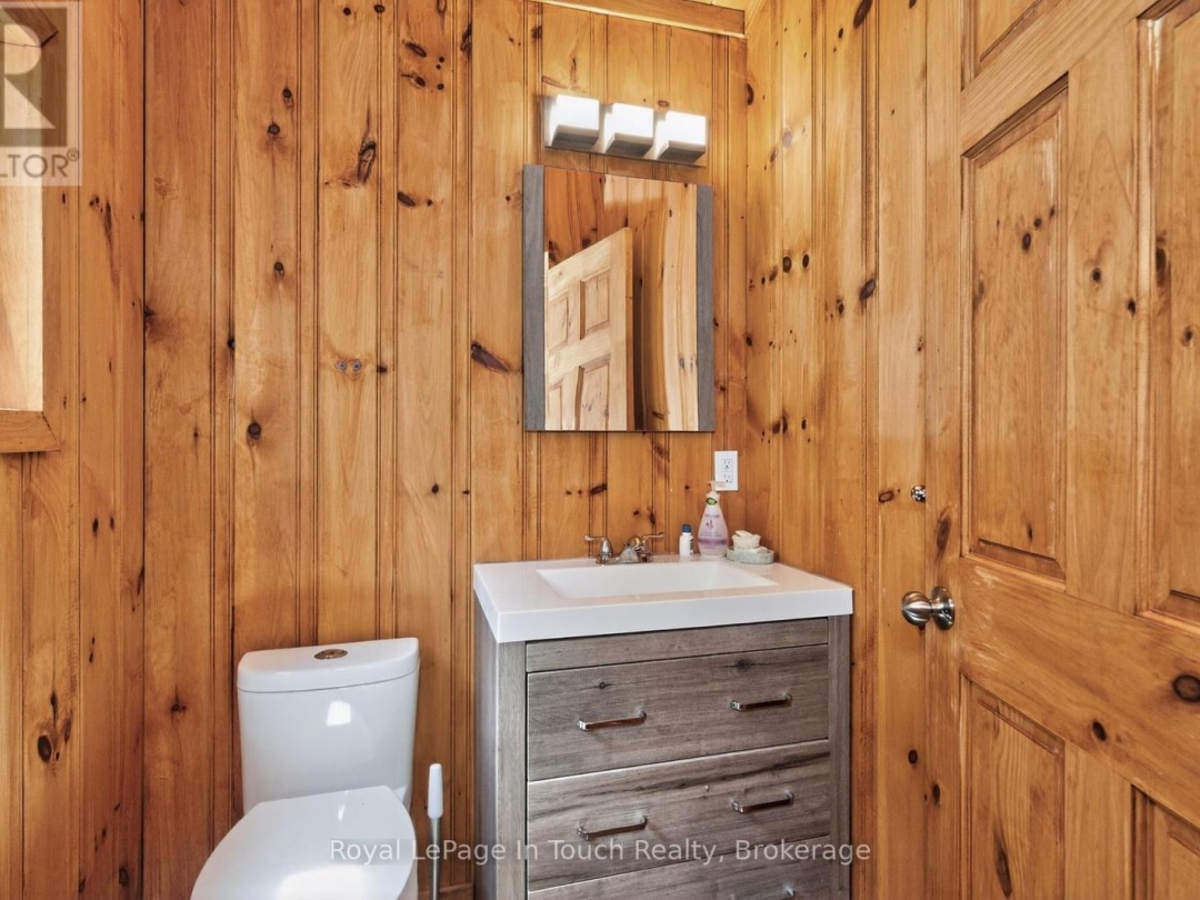 4 IS 270 SIX MILE LAKE ISLAND, 