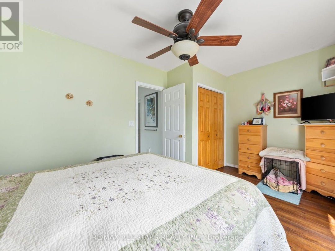 14 WYCHWOOD DRIVE E, 