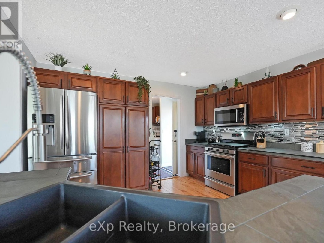 53 CREEKSIDE CIRCLE, 