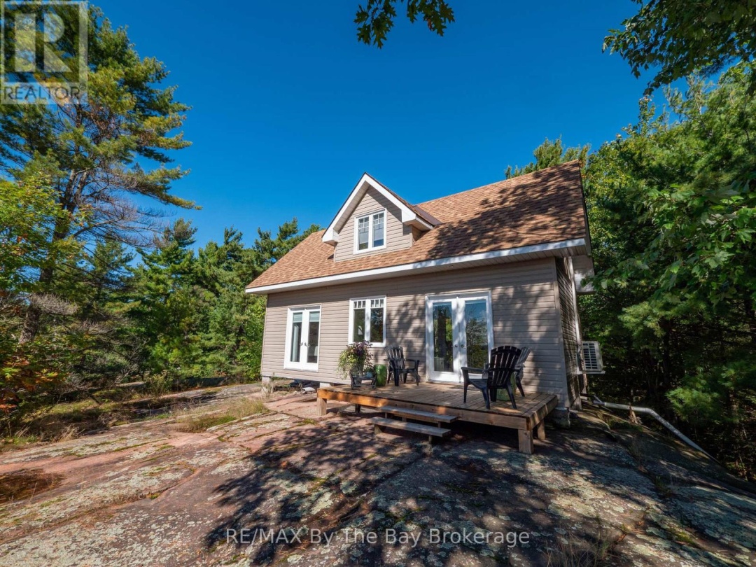4476 ISLAND 1040/LITTLE BEAUSOLEIL ISLAND, 
