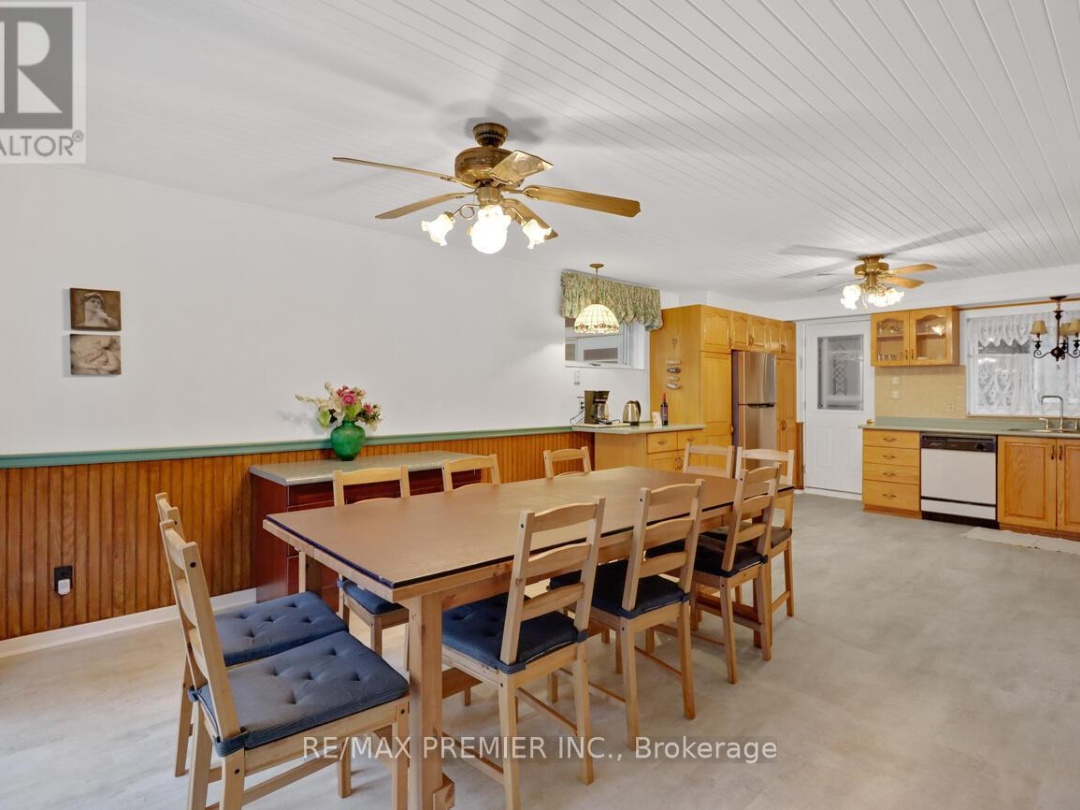 570 Phillip Street E, Gull Lake
