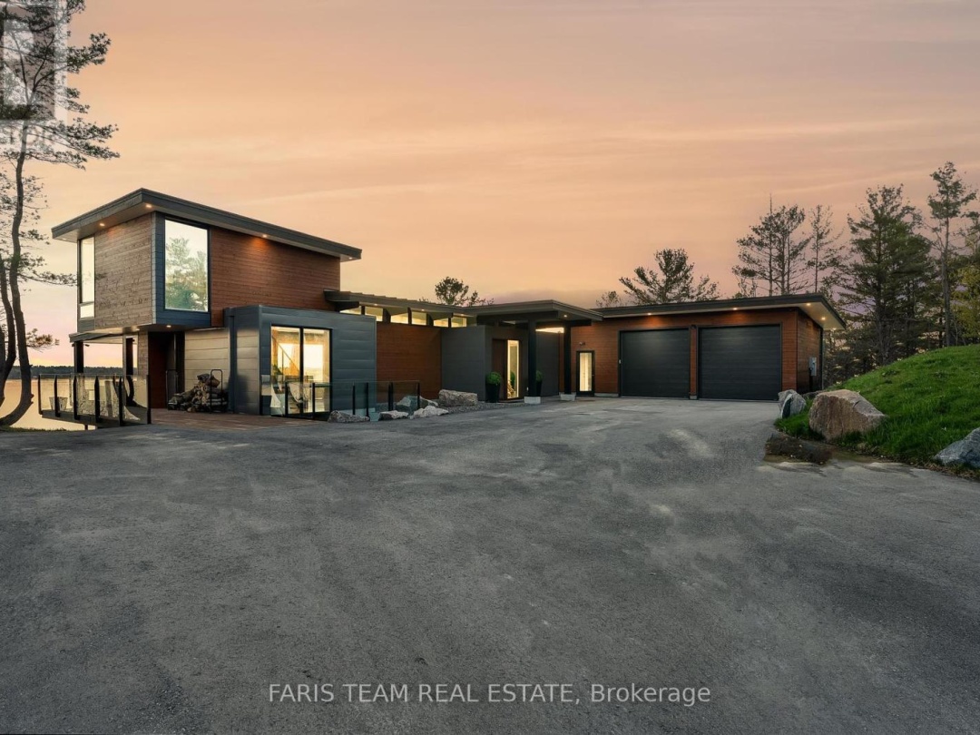 3886 East Shore Road, Gloucester Pool