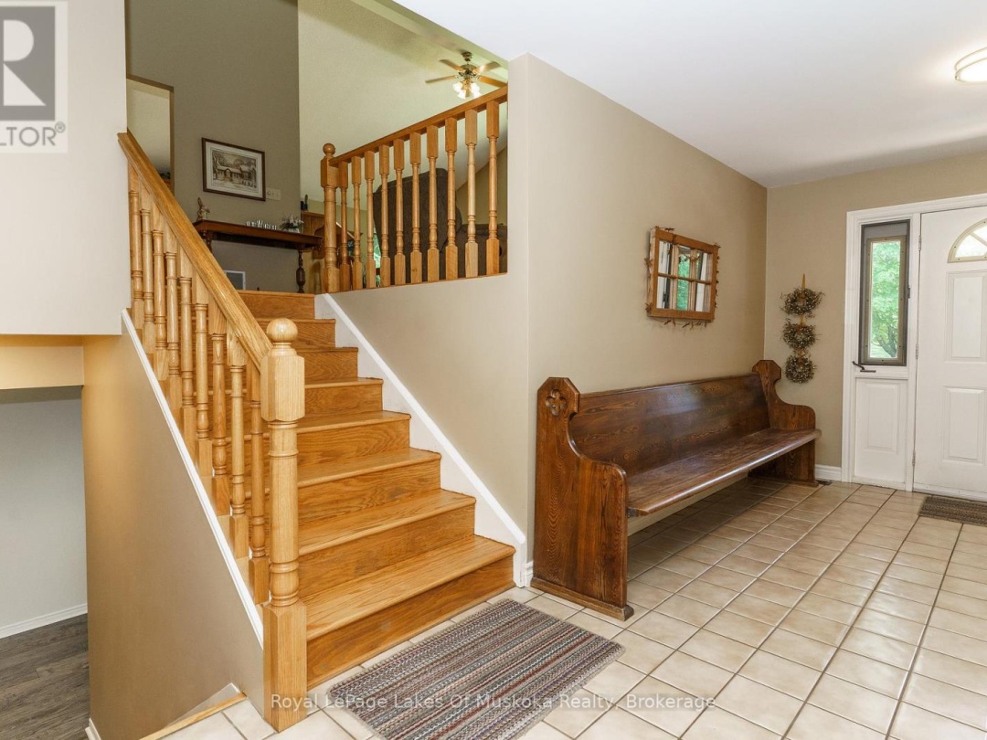 1020 AMELIA CRESCENT, 