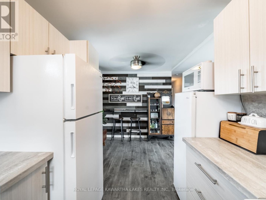 813 COUNTY ROAD 121 ROAD, 