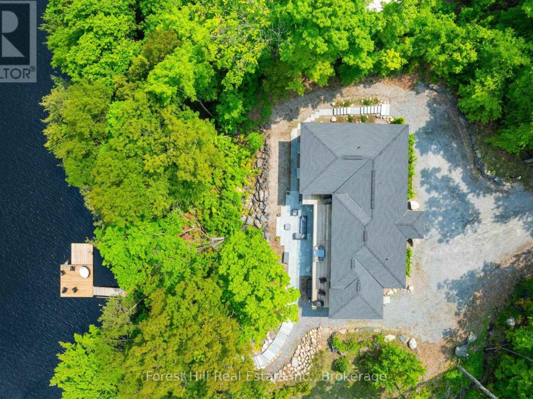 22 Long And Winding Road Road, Silver Lake