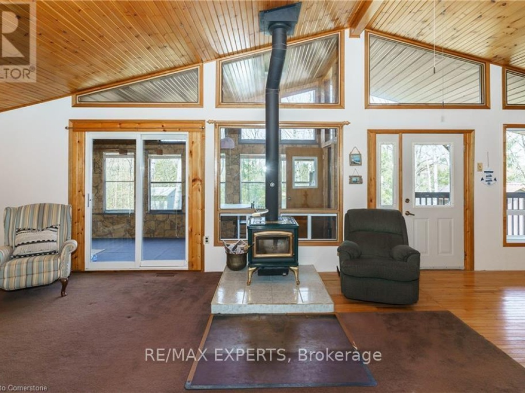86 STONEY ROAD, Manitouwabing Lake