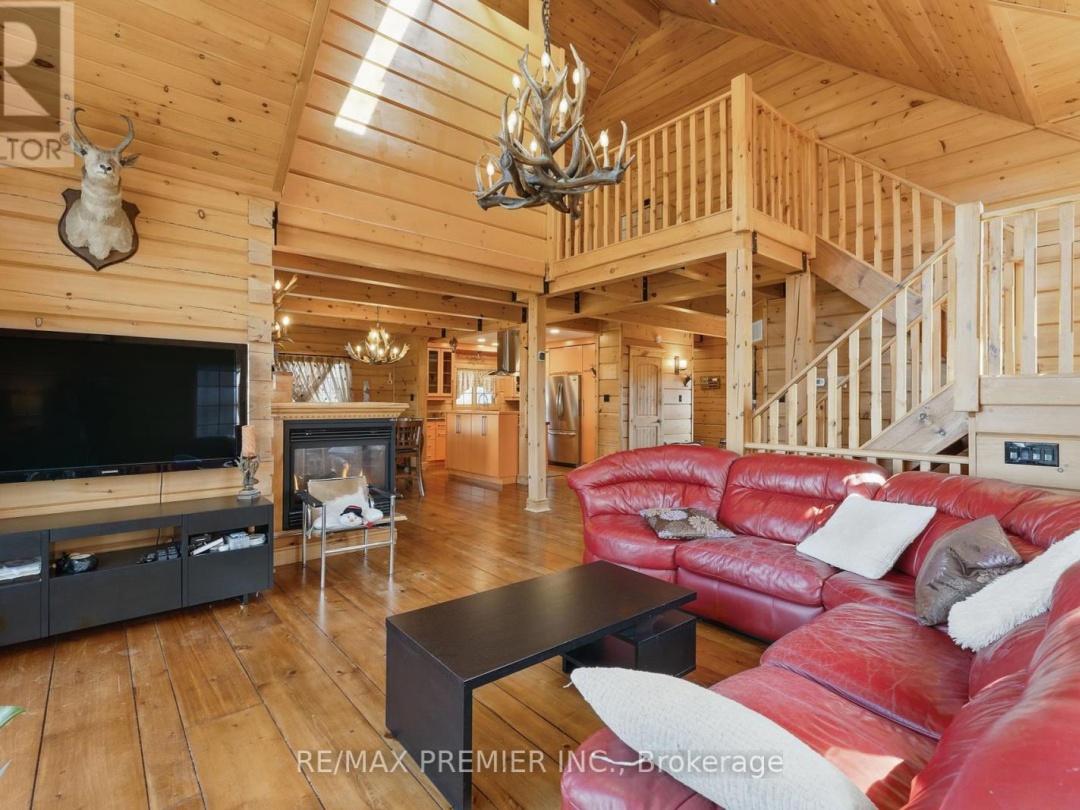 2441 Lakeshore Drive, Lake Simcoe