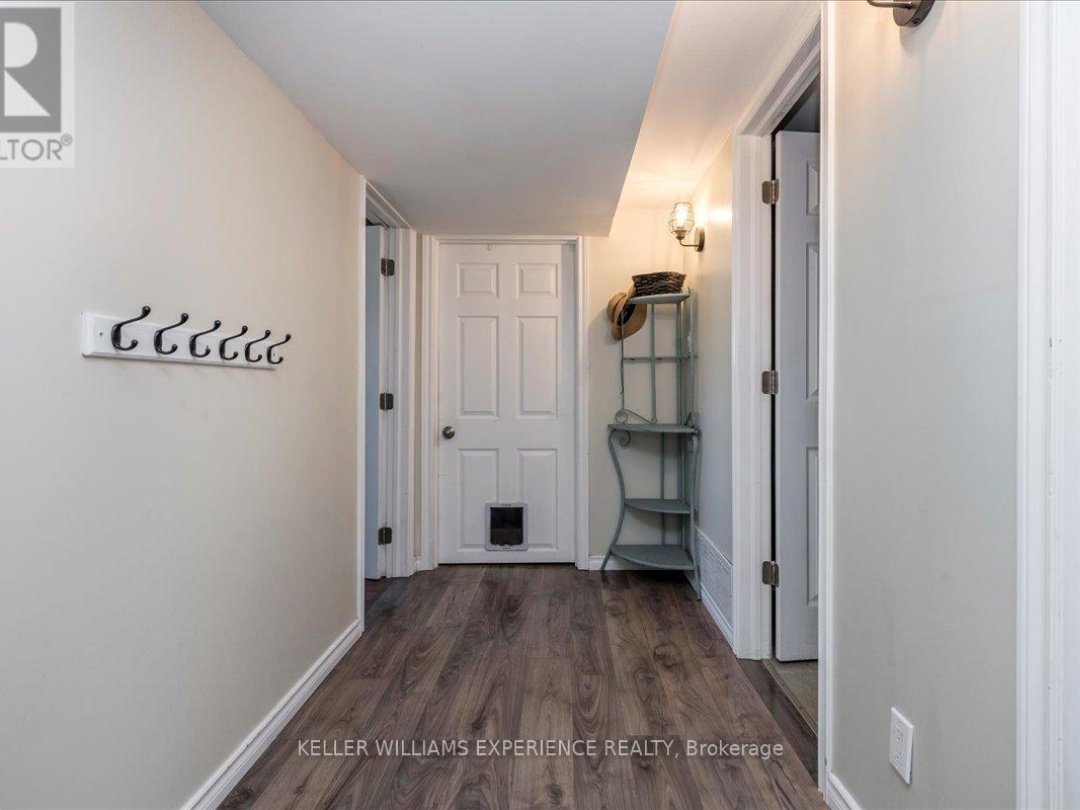 35 CHAMPLAIN CRESCENT, 