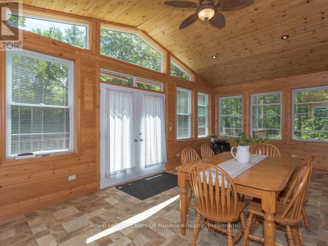 10 MUSKOKA PINES ROAD, 