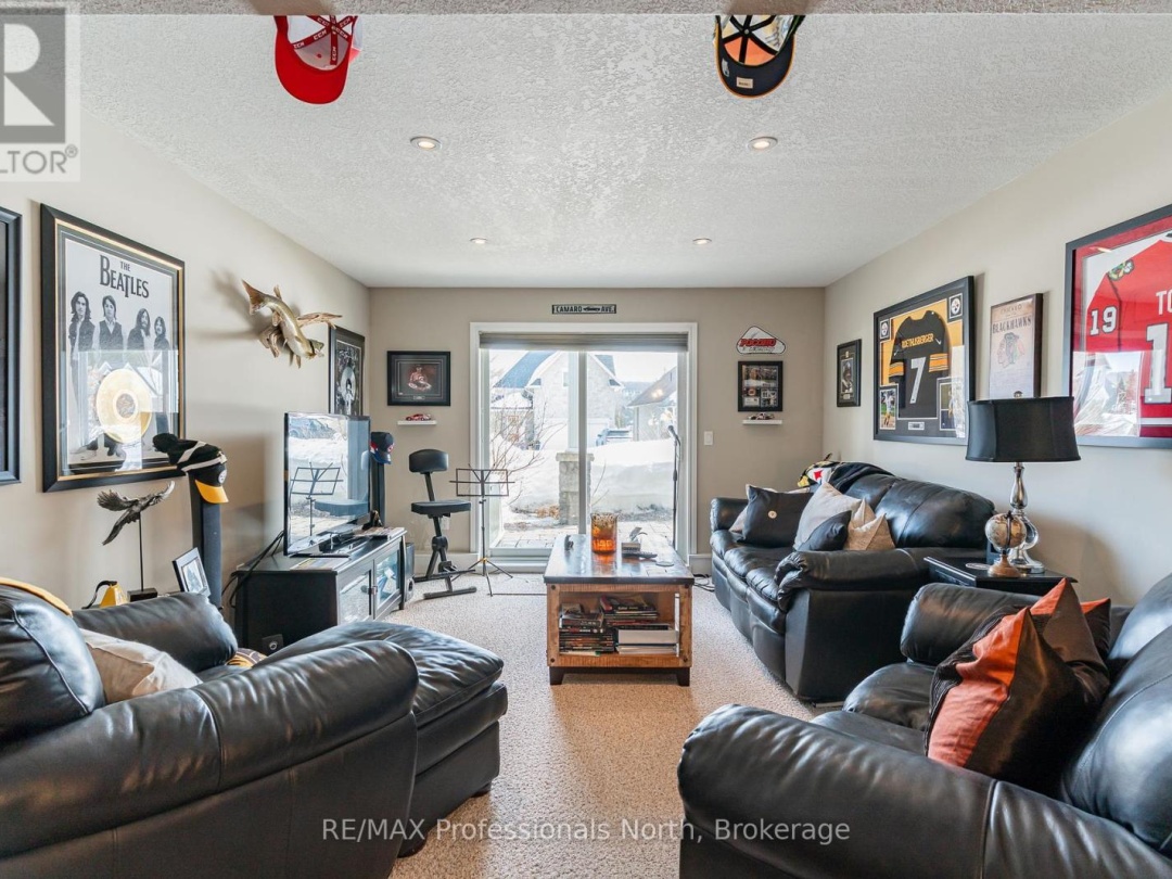 13 68 Webb Circle, Kashagawigamog Lake