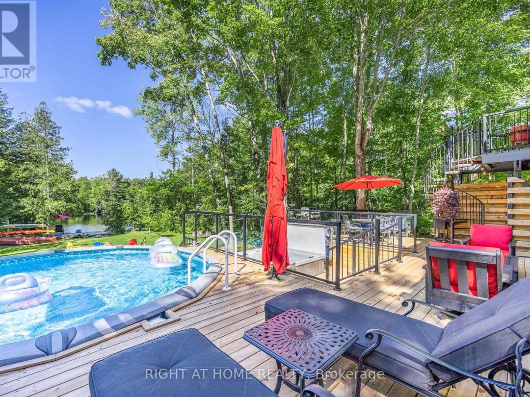 7592 East River Road, Black Lake