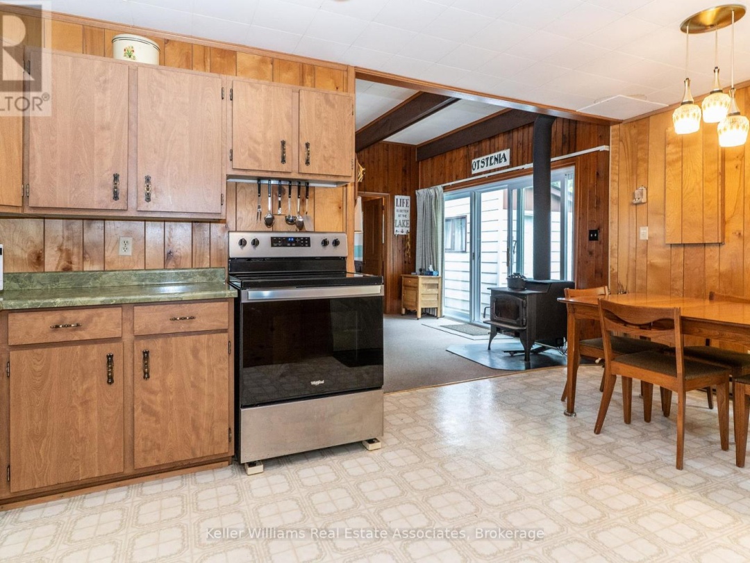 Unit 2 1200 North Shore Drive, Gull Lake