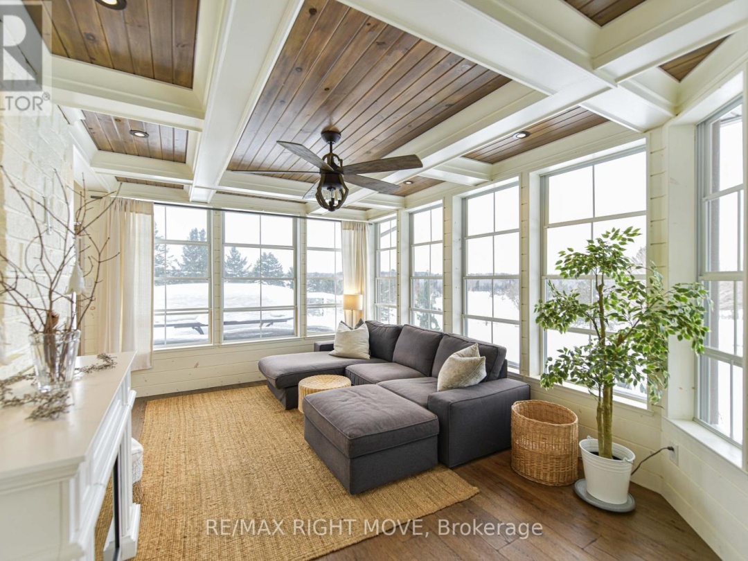 1263 Hawk Ridge Crescent, Severn