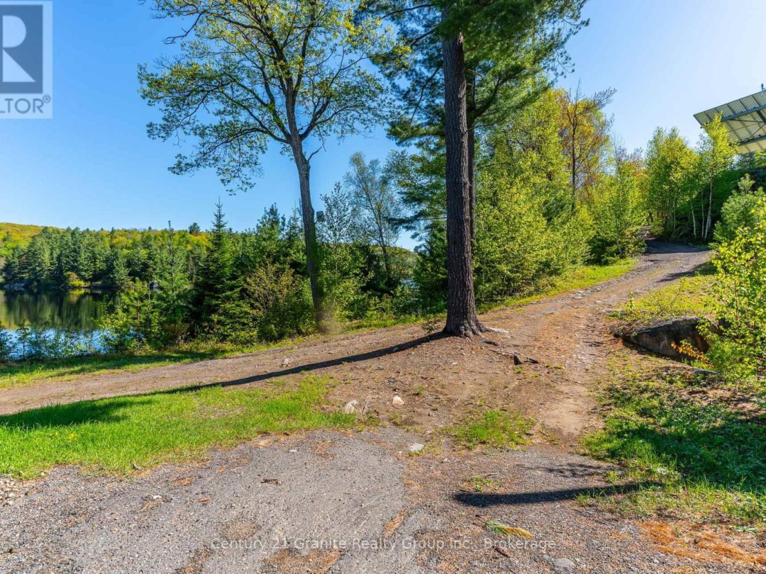 1226 TRAPLINE TRAIL, Bat Lake