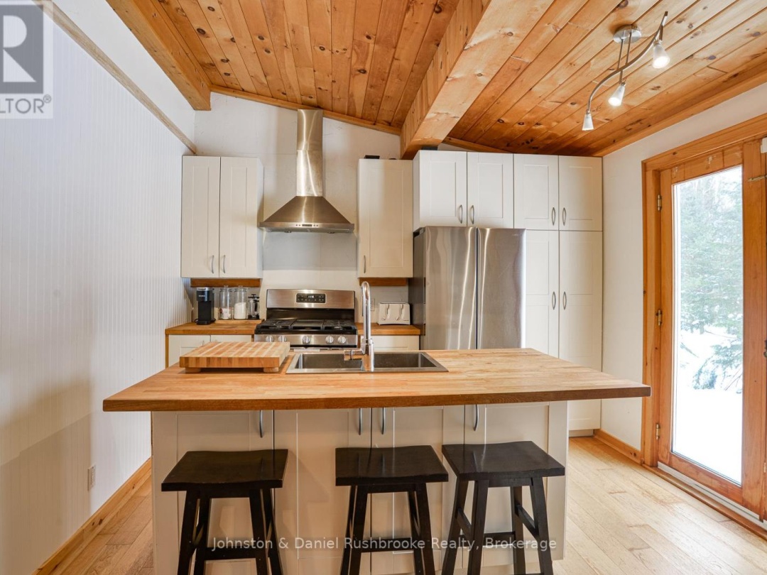 1217 Sherwood Forest Road, Lake Muskoka