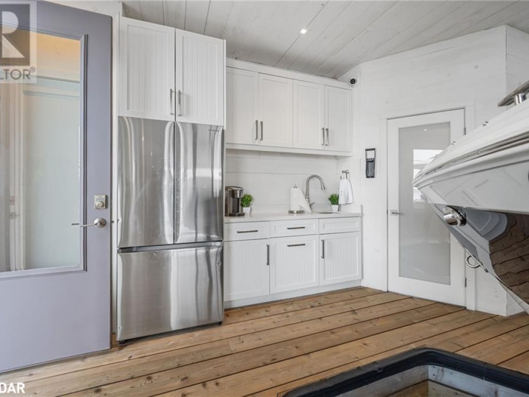 124 CLAREN CRESCENT Crescent, 