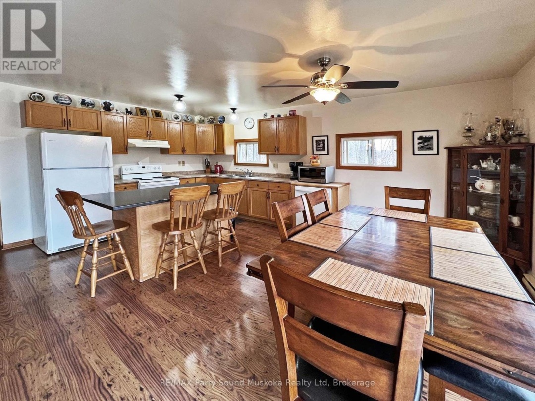 7 Blackstone Lake Road, Blackstone Lake