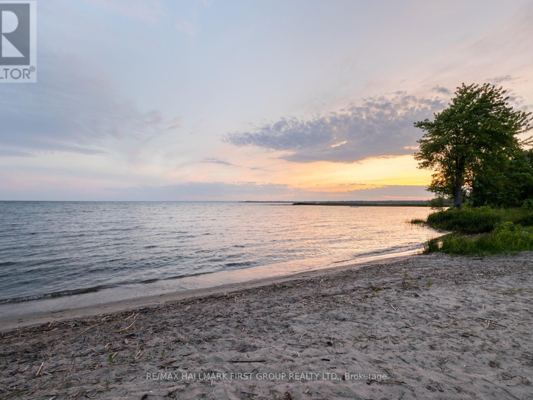 9 4 Paradise Boulevard, Lake Simcoe