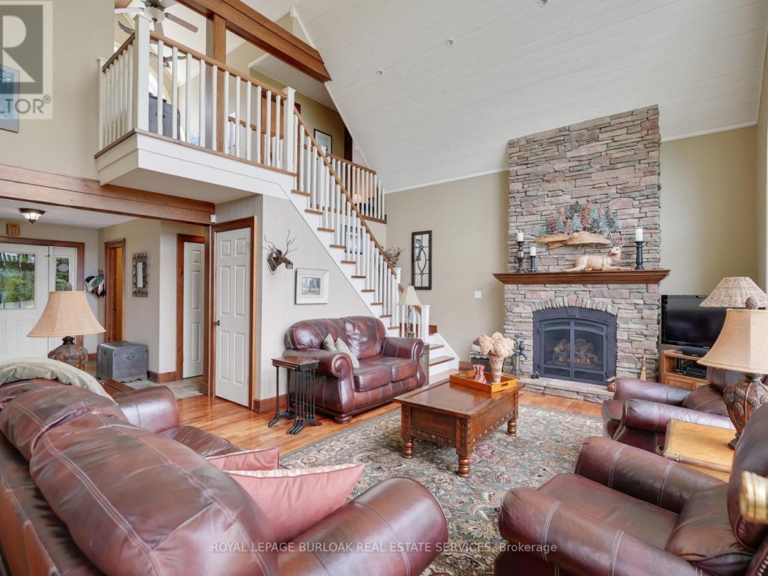 36 MANITOUWABING ESTATES ROAD, 