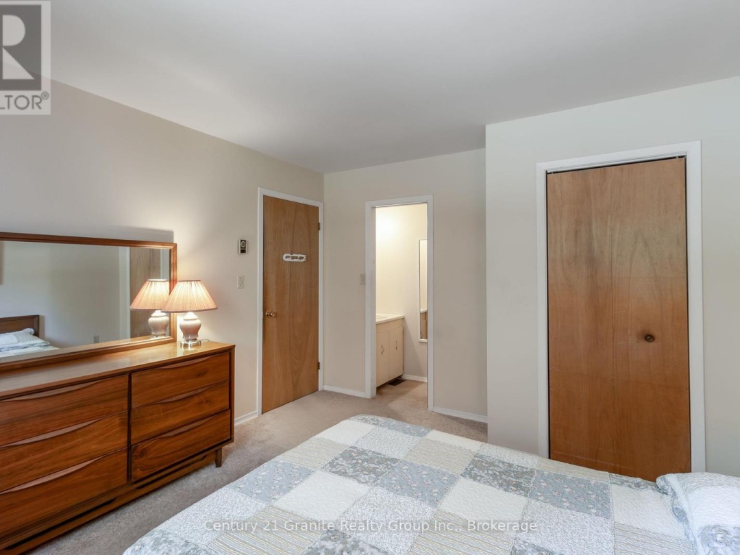 733 BOBCAYGEON ROAD, 