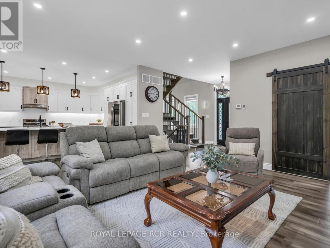 2360 HONEY HARBOUR ROAD, 