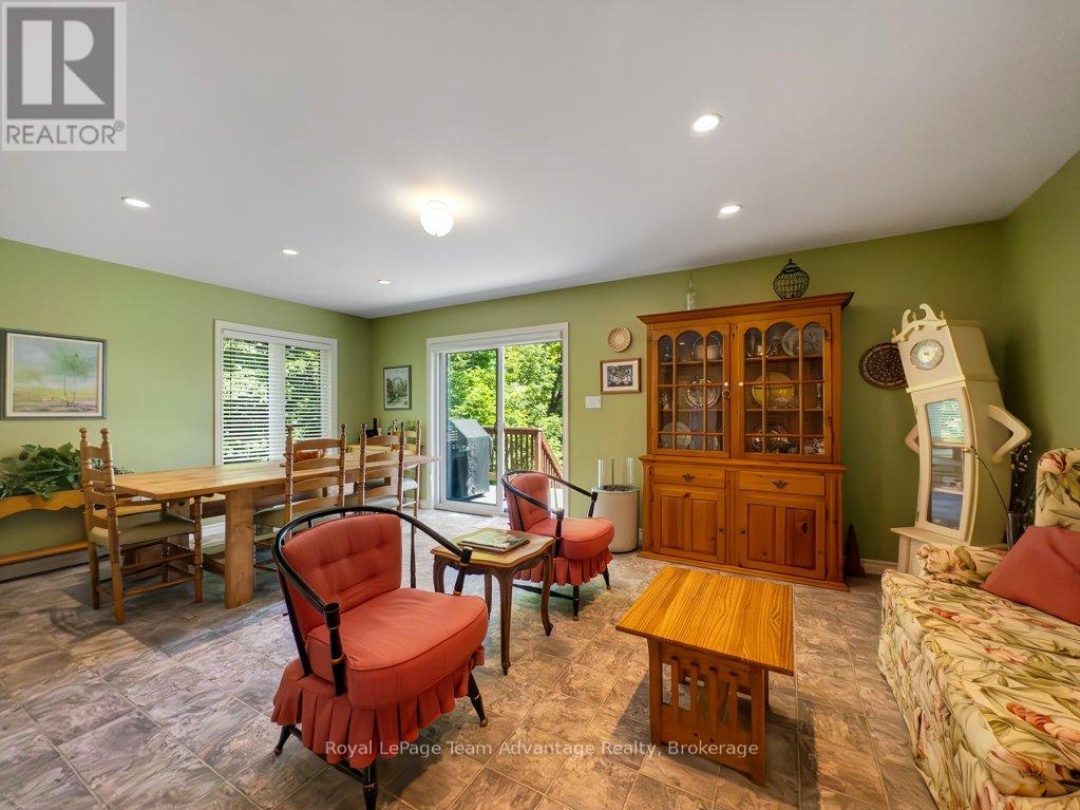 3 LYNDSEY LANE, Manitouwabing Lake