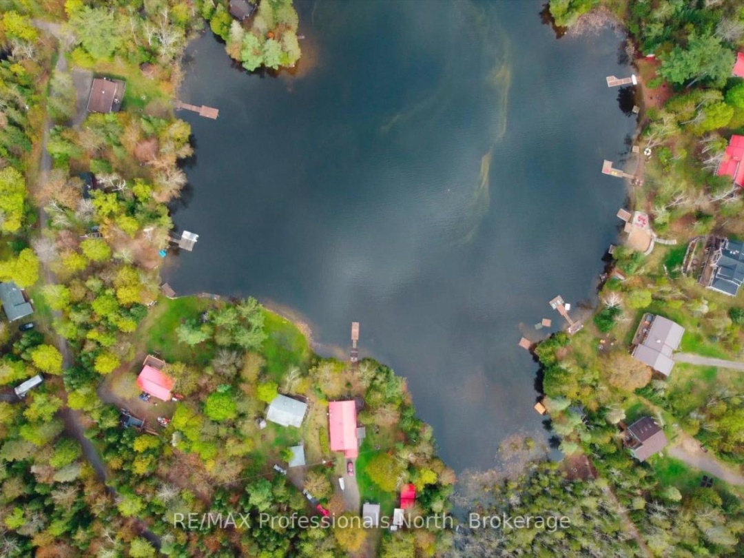 1070 Glamorgan Road E, Gooderham Lake