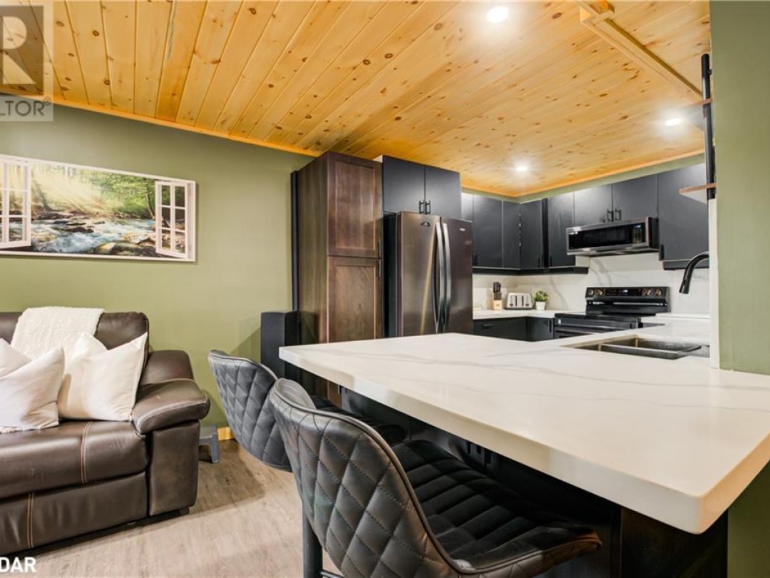 1105 LAKESHORE ROAD Road, Gooderham Lake
