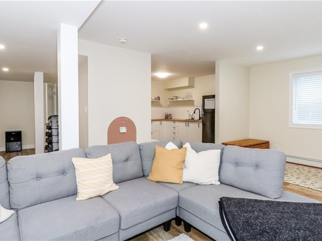 1 MARIPOSA Drive, 