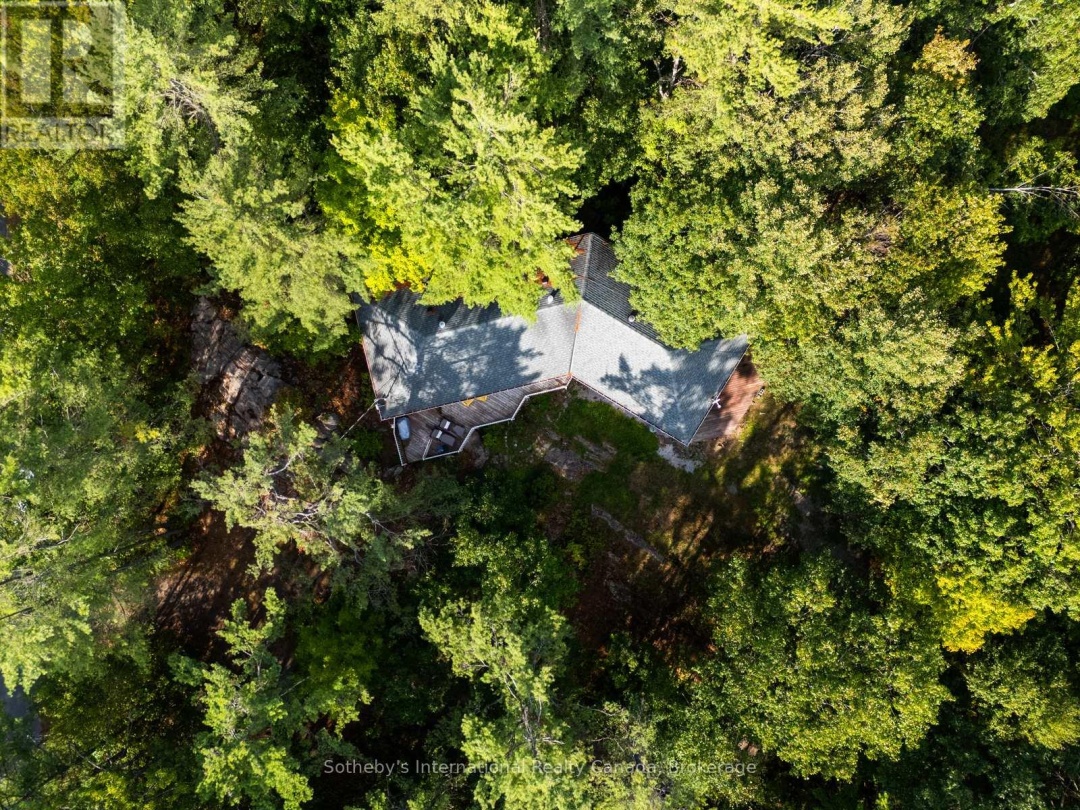 1060 NORTH KAHSHE LAKE ROAD, Kahshe Lake