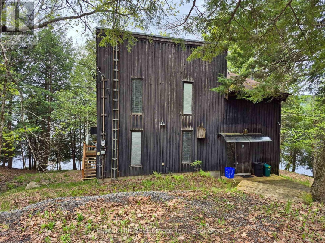 160 West Point Sands Road, Mary Lake