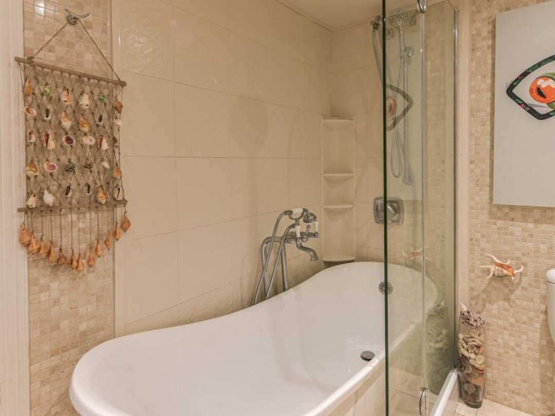 15 - 40 VICTORIA CRESCENT, 