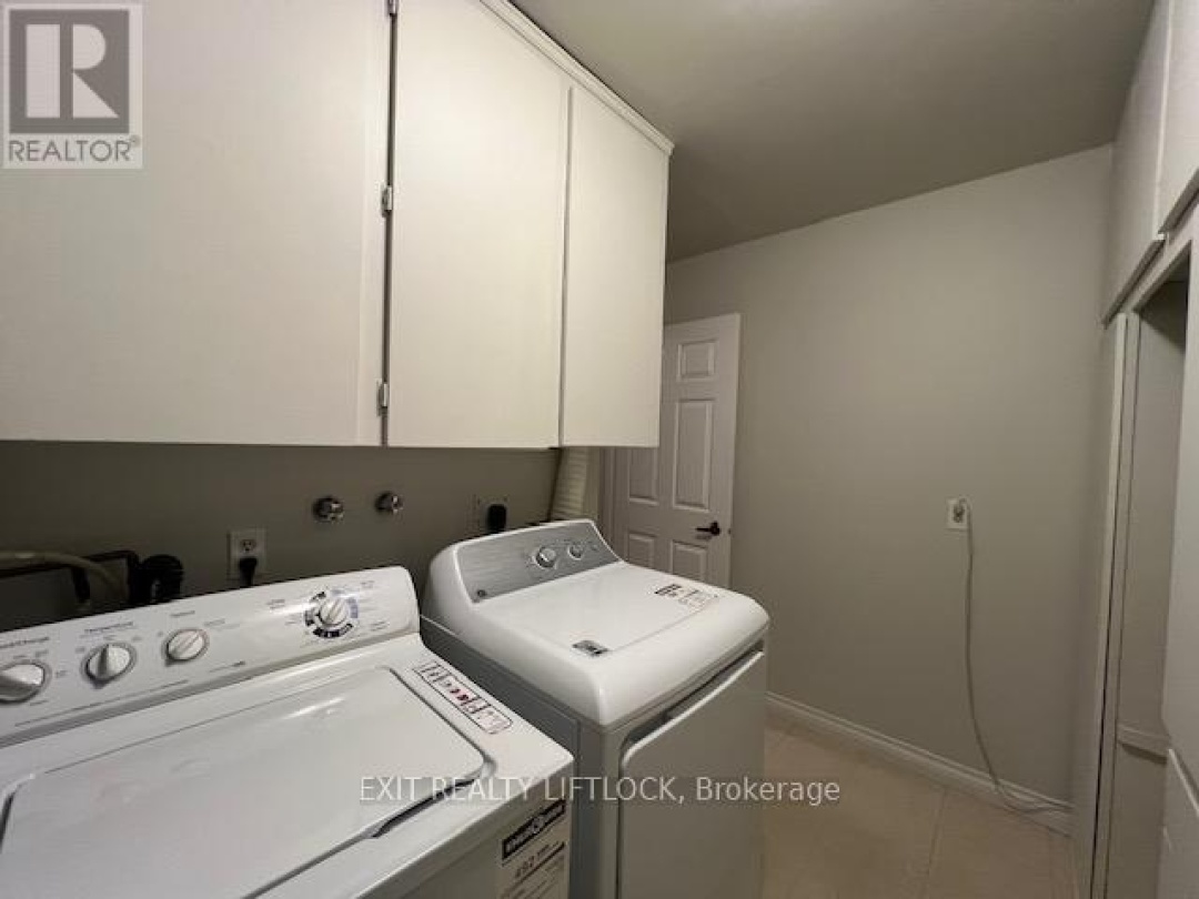 401 - 200 EAST STREET S, 