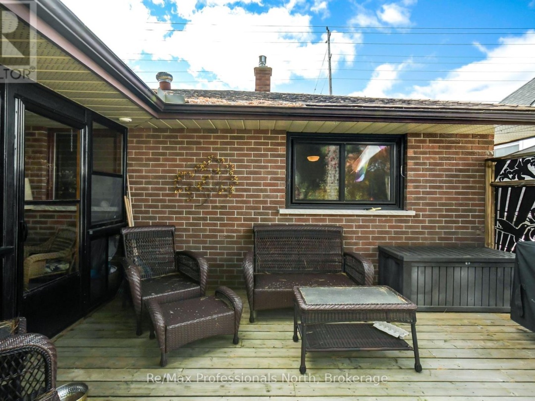 324 Bethune Drive N, Gull Lake