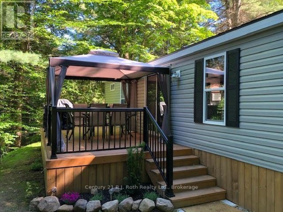 767 POPLAR CRESCENT, 