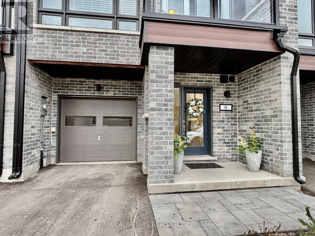 8 WYN WOOD LANE, Orillia