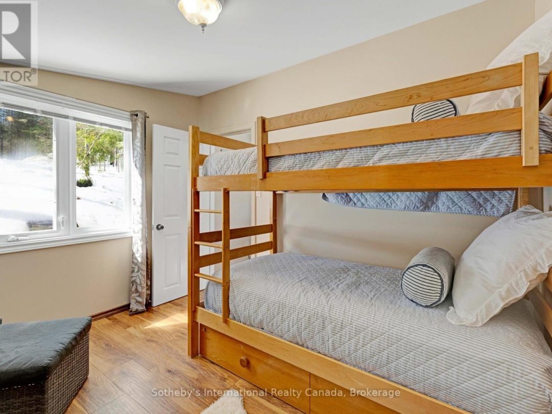 1028 Hillcrest Lane, Halls Lake