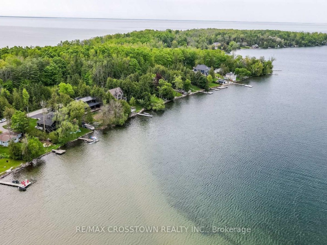 241 Eight Mile Point Road, Lake Simcoe