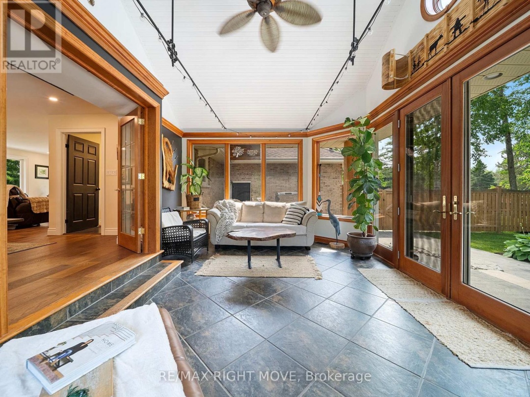 1948 CARRIAGE COURT, 