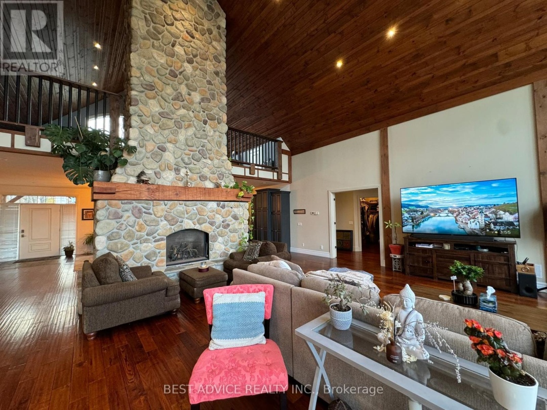 9 Fernwood Lane, Lake Simcoe