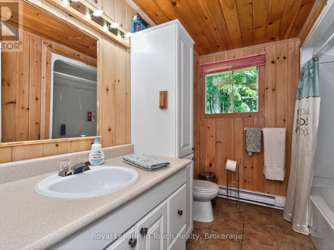 2 IS 270 GEORGIAN BAY ISLAND, 