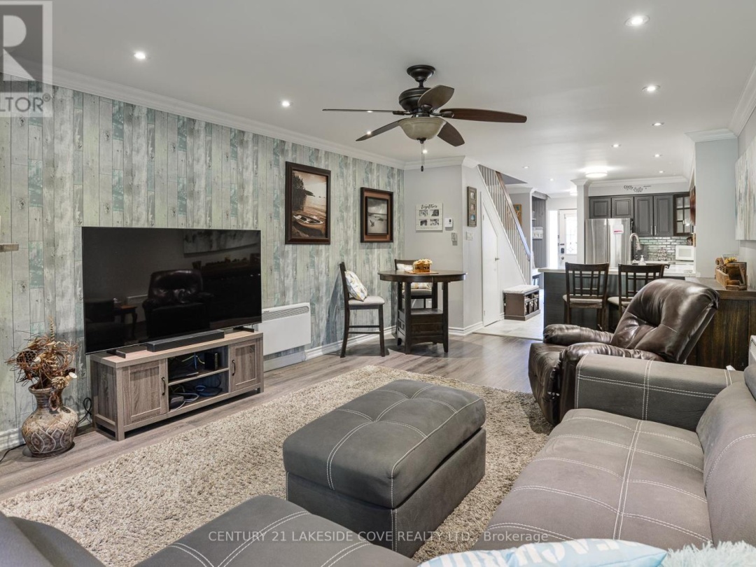 UNIT 6 - 70 LAGUNA PARKWAY, 