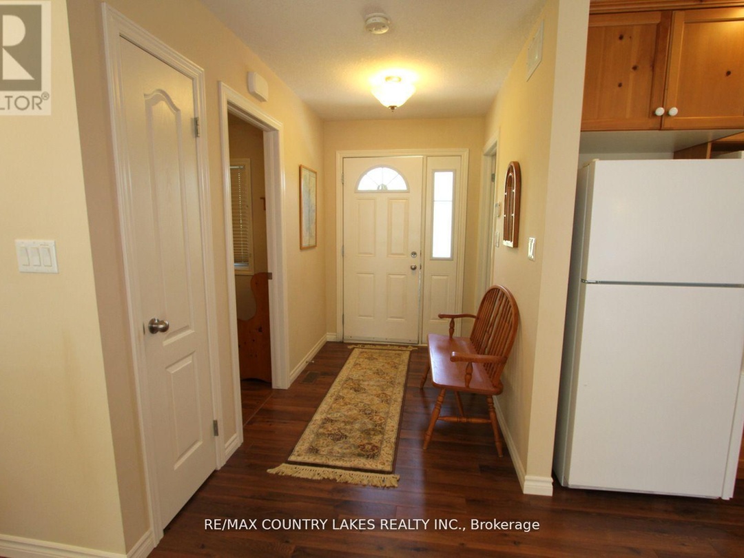 275 MCGUIRE BEACH ROAD, Canal Lake