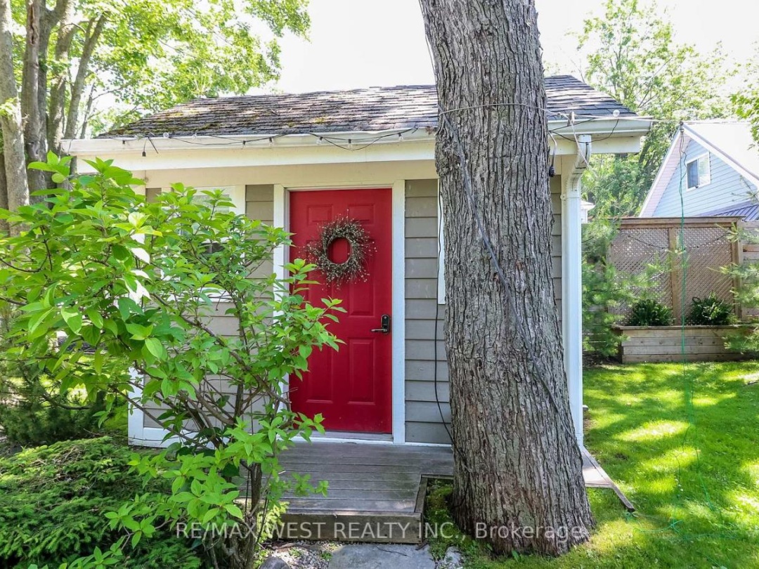 3756 GLENREST DRIVE, 