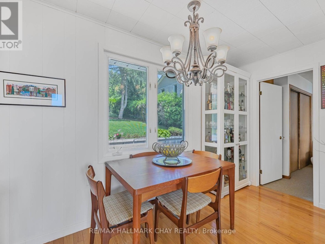 1125 WOODLAND DRIVE, Lake Simcoe
