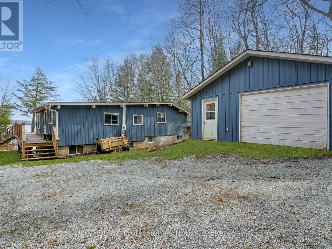2787 Watts Road, Kennisis Lake