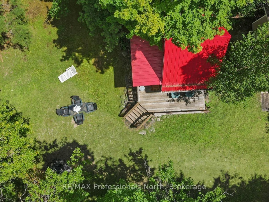 1279 ENGLISH CIRCLE, 