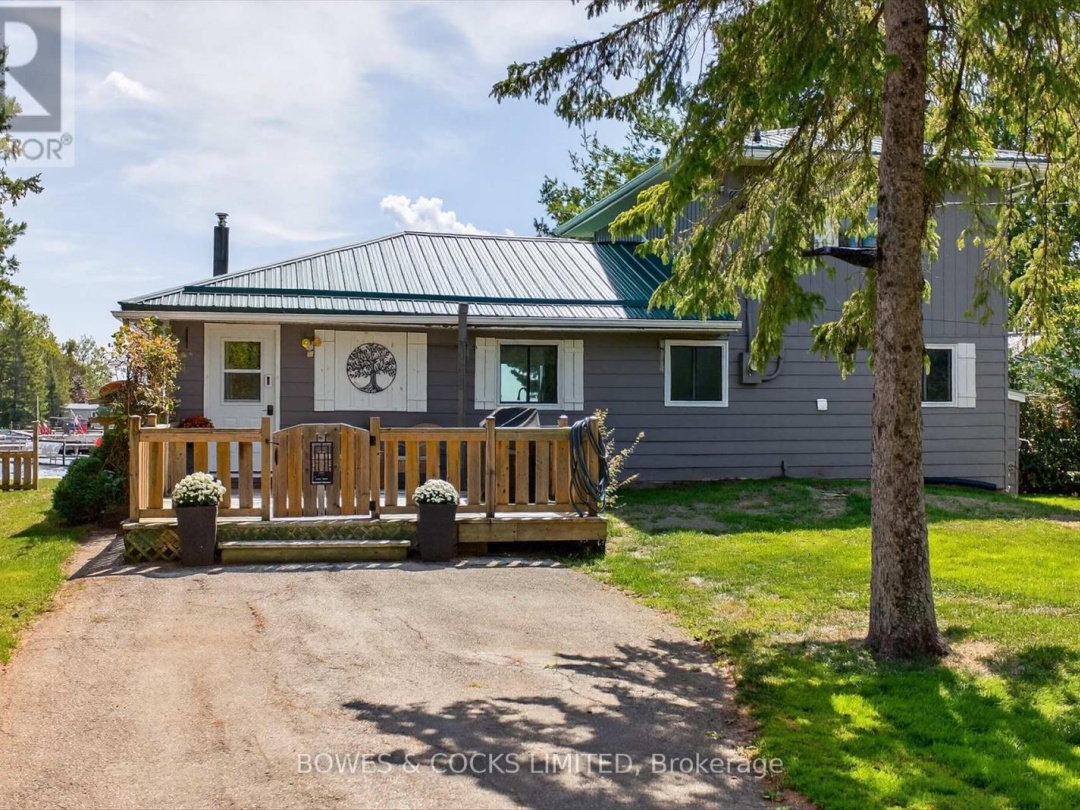 32 STURGEON GLEN ROAD, 